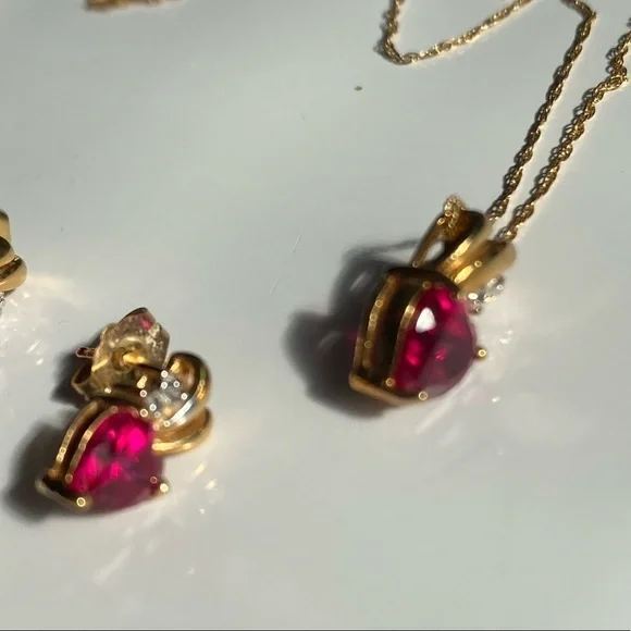 10k yellow gold, diamonds and pink sapphires jewelry set in heart box - Picture 14 of 16